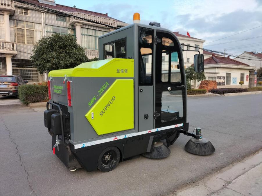 那曲龙建清扫车_0